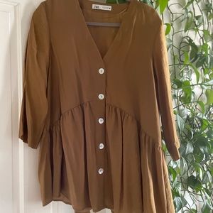 Camel brown dress with iridescent buttons